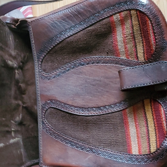 Guatemalan Leather Crossbody bag - Picture 5 of 8